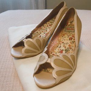 Retro Pin-Up Bettie Page Heather Spectator Pump